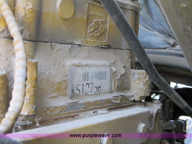 image for item I9535 2000 Sterling A9500 semi truck