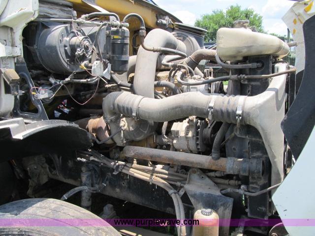 image for item I9535 2000 Sterling A9500 semi truck