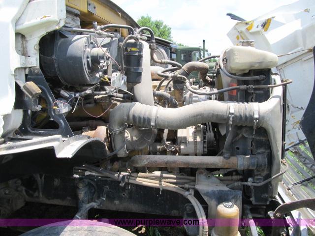 image for item I9535 2000 Sterling A9500 semi truck