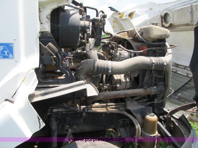 image for item I9535 2000 Sterling A9500 semi truck