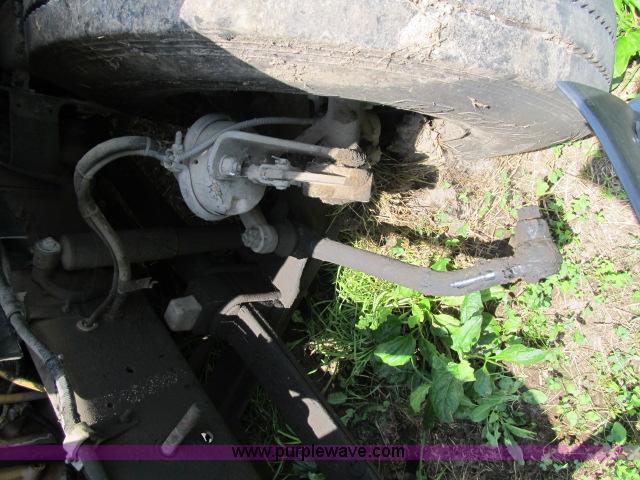 image for item I9535 2000 Sterling A9500 semi truck