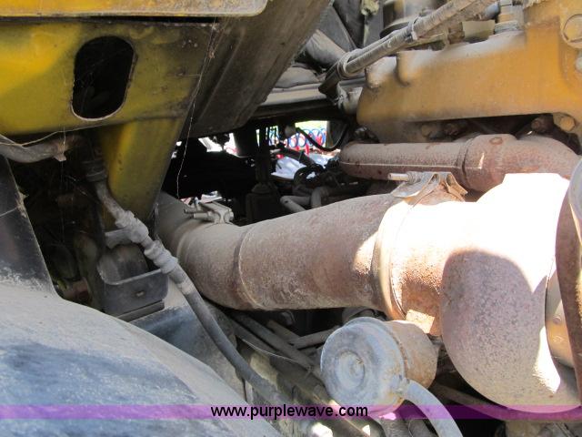 image for item I9535 2000 Sterling A9500 semi truck