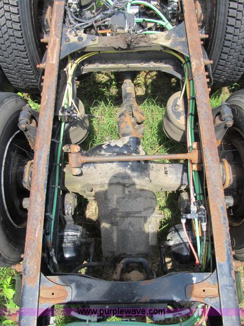 image for item I9535 2000 Sterling A9500 semi truck