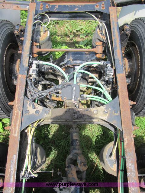 image for item I9535 2000 Sterling A9500 semi truck