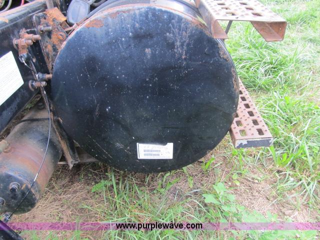 image for item I9535 2000 Sterling A9500 semi truck