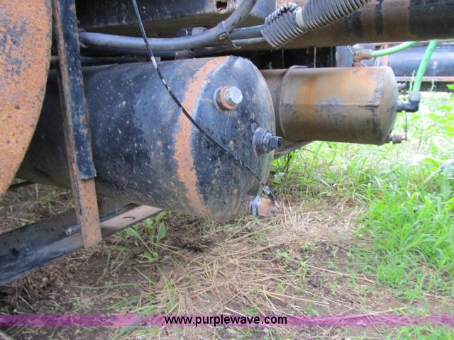 image for item I9535 2000 Sterling A9500 semi truck