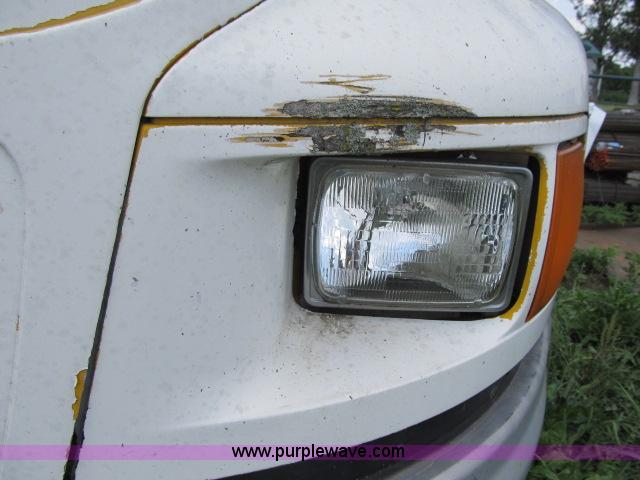 image for item I9535 2000 Sterling A9500 semi truck