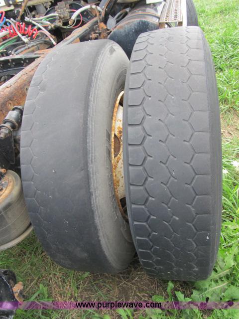 image for item I9535 2000 Sterling A9500 semi truck