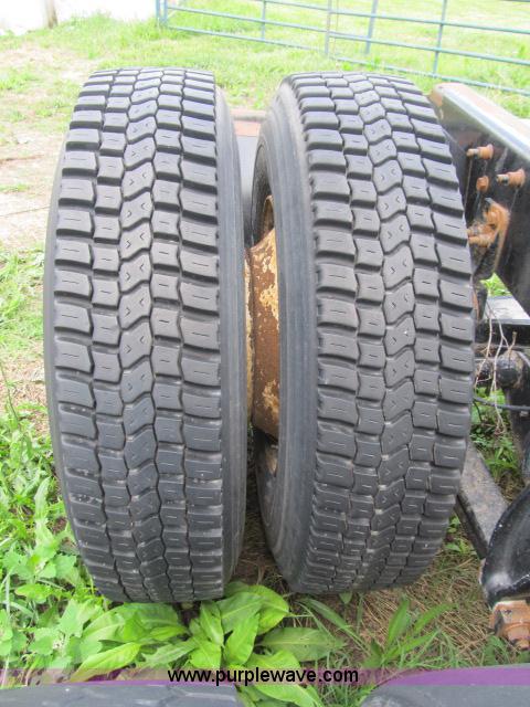 image for item I9535 2000 Sterling A9500 semi truck