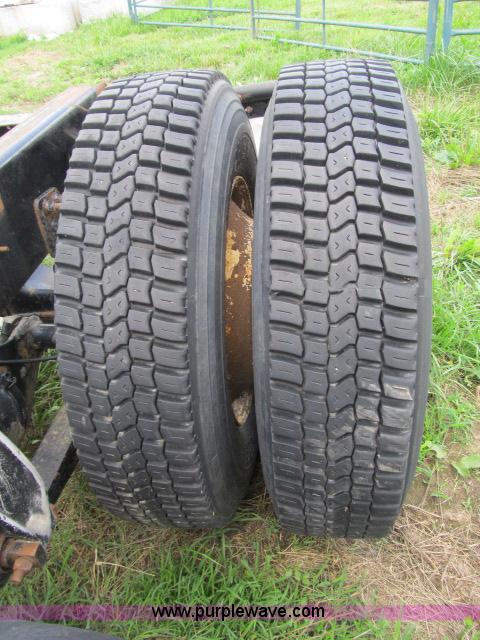 image for item I9535 2000 Sterling A9500 semi truck