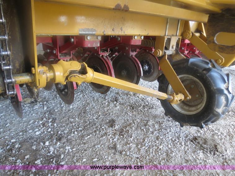 image for item I9538 HayBuster 107C no-till drill