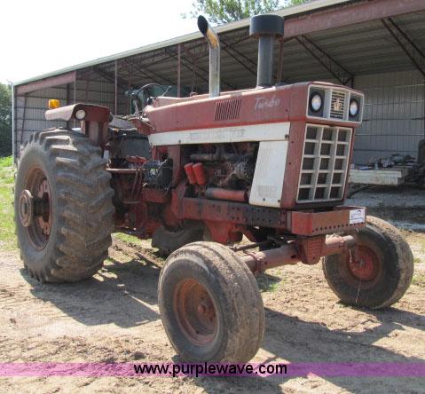 image for item I9539 1973 International 1466 tractor