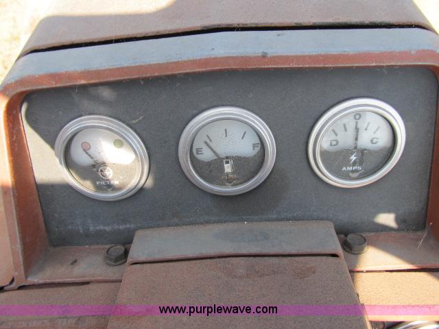 image for item I9539 1973 International 1466 tractor