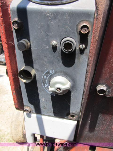 image for item I9539 1973 International 1466 tractor