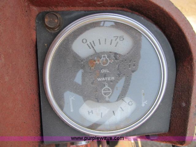 image for item I9539 1973 International 1466 tractor