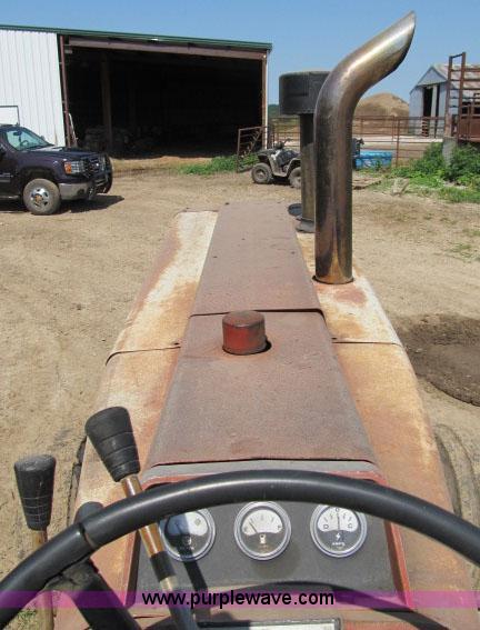 image for item I9539 1973 International 1466 tractor