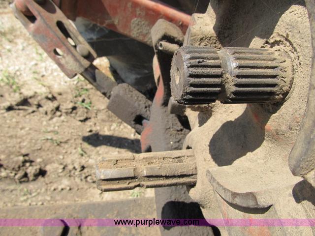 image for item I9539 1973 International 1466 tractor