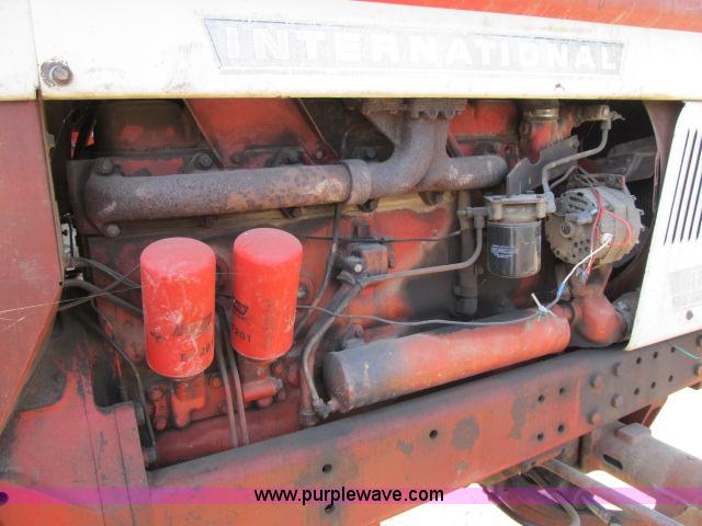 image for item I9539 1973 International 1466 tractor