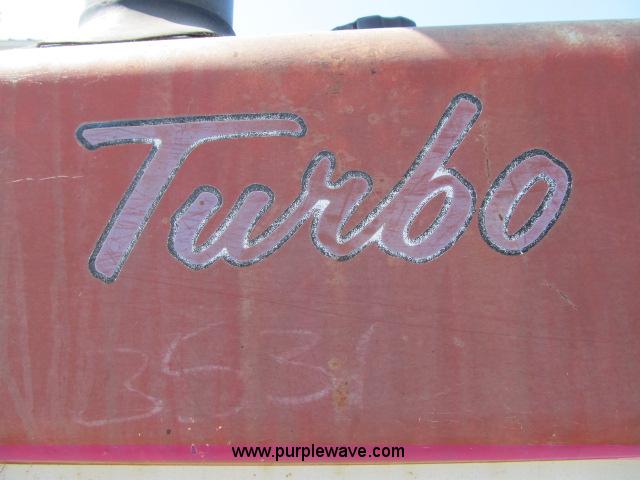 image for item I9539 1973 International 1466 tractor