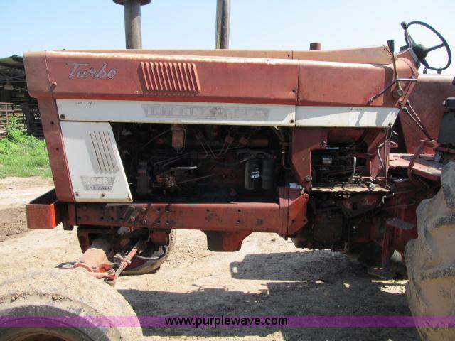 image for item I9539 1973 International 1466 tractor