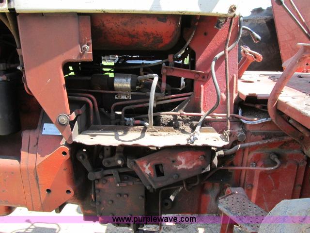 image for item I9539 1973 International 1466 tractor