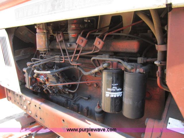 image for item I9539 1973 International 1466 tractor