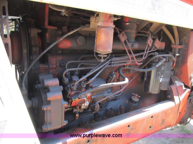 image for item I9539 1973 International 1466 tractor