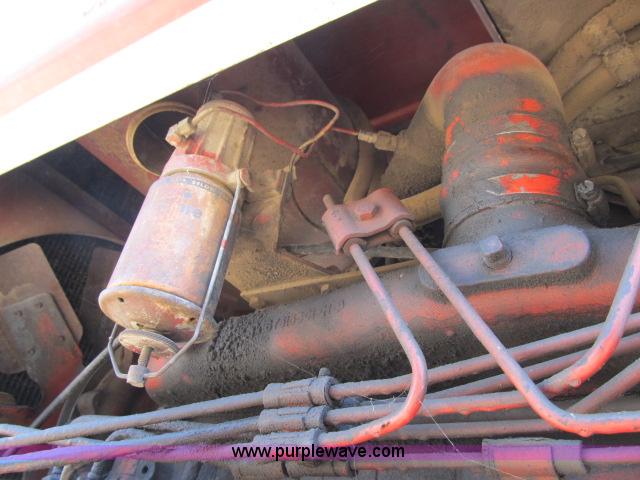 image for item I9539 1973 International 1466 tractor