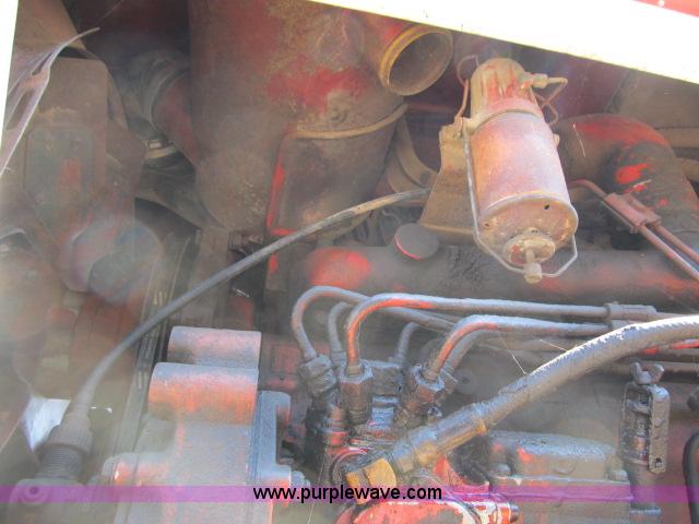 image for item I9539 1973 International 1466 tractor