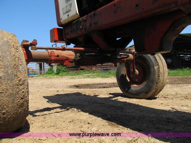 image for item I9539 1973 International 1466 tractor