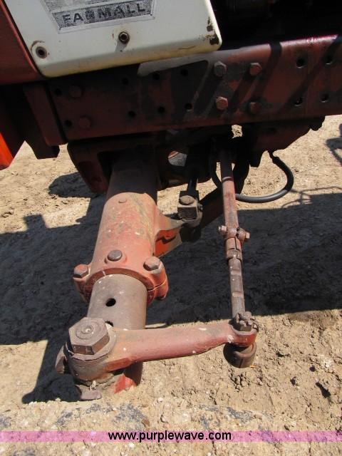 image for item I9539 1973 International 1466 tractor
