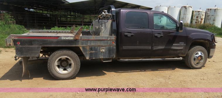 image for item I9542 2008 GMC Sierra 3500HD Crew Cab flatbed truck