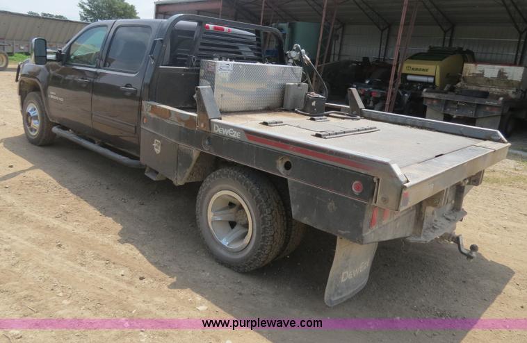 image for item I9542 2008 GMC Sierra 3500HD Crew Cab flatbed truck