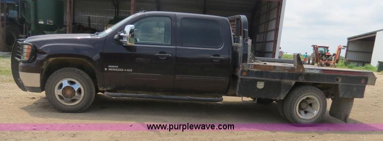 image for item I9542 2008 GMC Sierra 3500HD Crew Cab flatbed truck