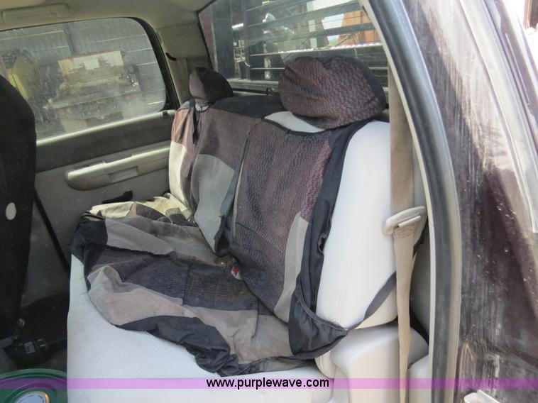 image for item I9542 2008 GMC Sierra 3500HD Crew Cab flatbed truck