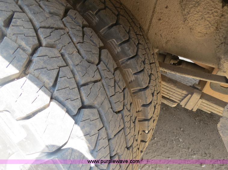 image for item I9542 2008 GMC Sierra 3500HD Crew Cab flatbed truck