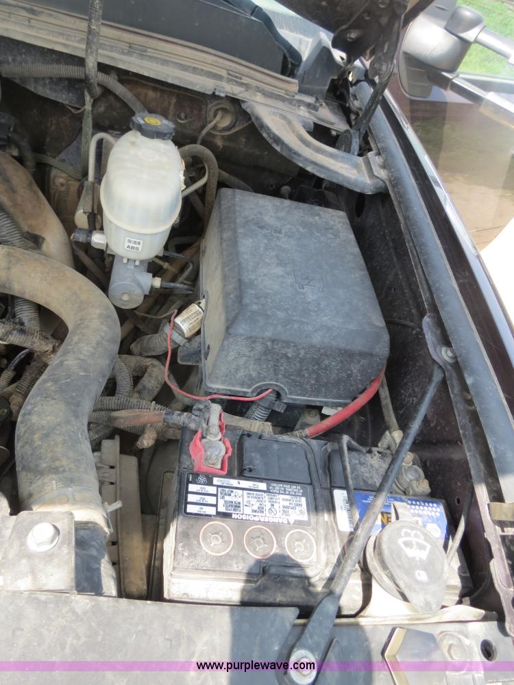 image for item I9542 2008 GMC Sierra 3500HD Crew Cab flatbed truck