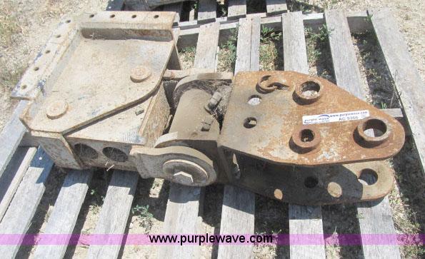 image for item AC9366 Mower deck hydraulic swivel