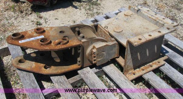 image for item AC9366 Mower deck hydraulic swivel