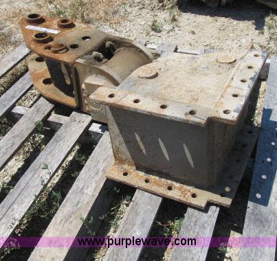 image for item AC9366 Mower deck hydraulic swivel