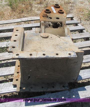 image for item AC9366 Mower deck hydraulic swivel