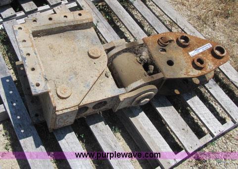 image for item AC9366 Mower deck hydraulic swivel