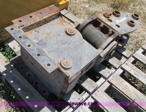 image for item AC9367 Mower deck hydraulic swivel