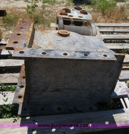 image for item AC9367 Mower deck hydraulic swivel