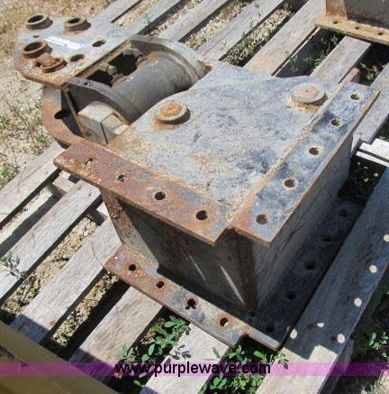 image for item AC9367 Mower deck hydraulic swivel
