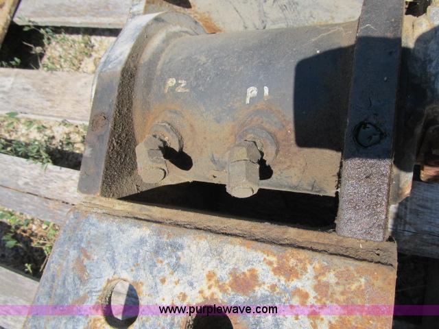 image for item AC9367 Mower deck hydraulic swivel