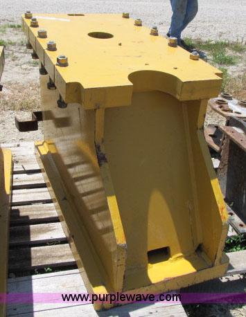 image for item AC9368 John Deere 772D motor grader push block