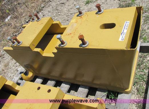 image for item AC9371 Caterpillar 140M motor grader push block