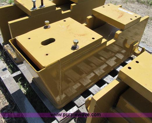 image for item AC9371 Caterpillar 140M motor grader push block