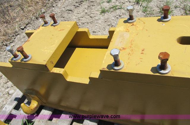 image for item AC9372 Caterpillar 140M motor grader push block